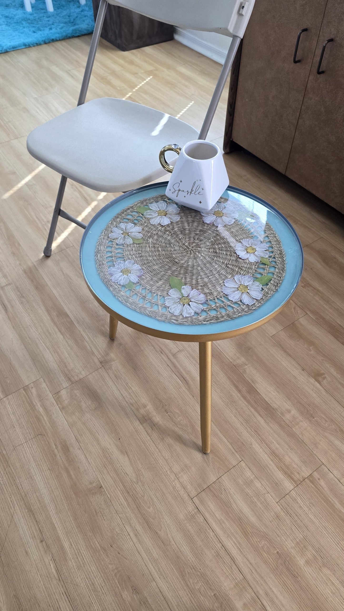 You're a Daisy if you do!  Handpainted daisies on a sea foam green and wicker background, preserved in crystal clear resin.